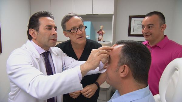 Bild 1 von 5: (v.l.n.r.) Dr. Nassif; Dr. Dubrow; George; Spiro