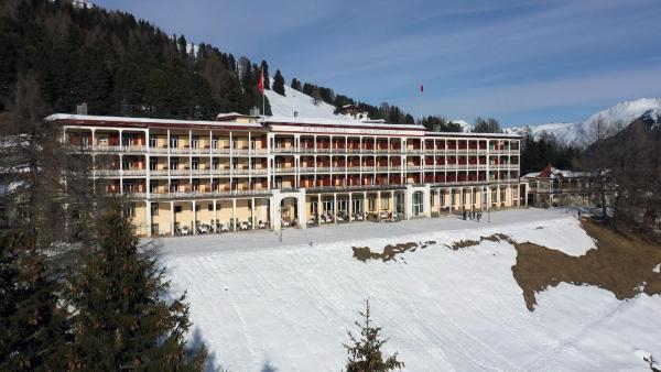 Bild 1 von 10: Im Bild: Sanatorium Hotel Schatzalp. um 1900 eröffnet, wird dieses Sanatorium heute als Hotel genutzt.