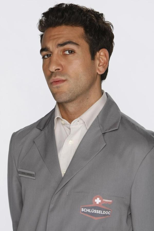 Bild 1 von 29: Experte für Schuhe, Schlüssel und moralischen Fragen: Rasoul Abbassi (Elyas M'Barek) ...