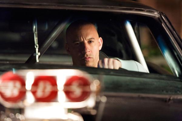 Bild 1 von 22: Dom (Vin Diesel) kehrt in die USA zurück und findet sich plötzlich mitten in FBI-Ermittlungen gegen einen Drogenboss wieder ...