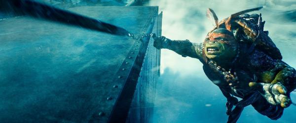 Bild 1 von 6: Michelangelo in TEENAGE MUTANT NINJA TURTLES, from Paramount Pictures and Nickelodeon Movies.