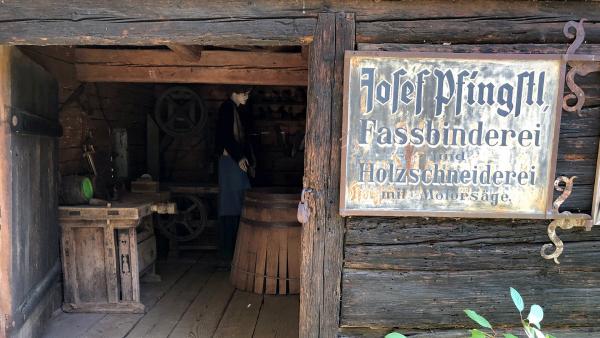 Bild 1 von 7: .