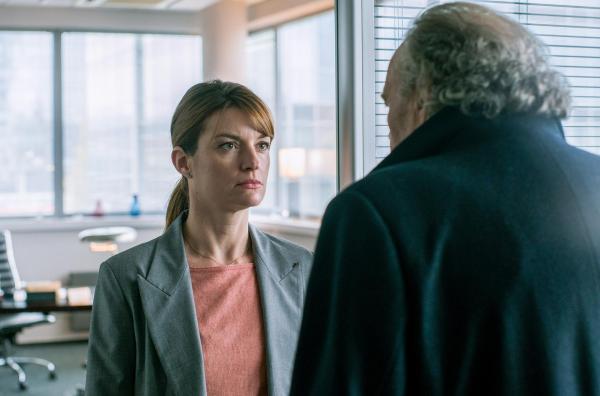 Bild 1 von 23: Im Bild: Ein gutes Team: Chefin Dominique (Ina Paule Klink) und Borchert (Christian Kohlund, re.).