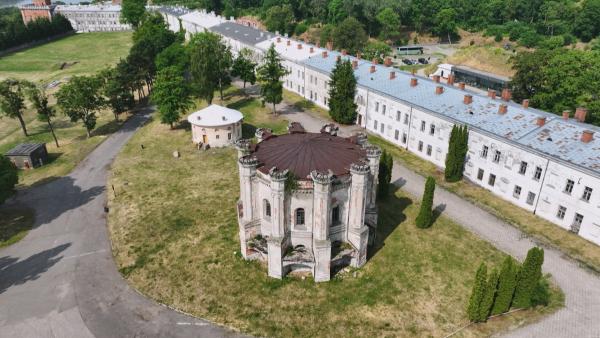 Bild 1 von 7: Die imposante Festung Modlin in Polen spielte nicht nur im Ersten Weltkrieg eine wichtige Rolle.