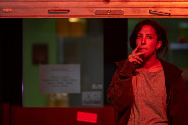 Bild 1 von 6: Saira (Sarah Kameela Impey) hat genug: Wieder einmal soll sie die Wochenendschicht übernehmen - doch diesmal will sie eine Gegenleistung.
