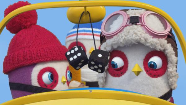 Bild 1 von 3: Pilotin Mami fliegt die Piepmatz-Bande auf ihrer Expedition zu den Höhlenmalereien.