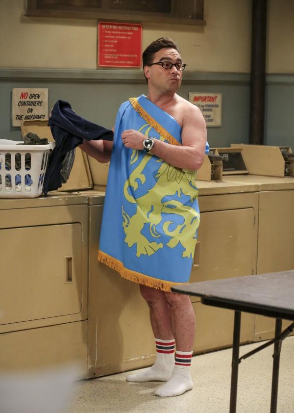 Bild 1 von 20: Als Sheldon endgültig mit Amy zusammenziehen will, entbrennt zwischen ihm und Leonard (Johnny Galecki) bei der \
