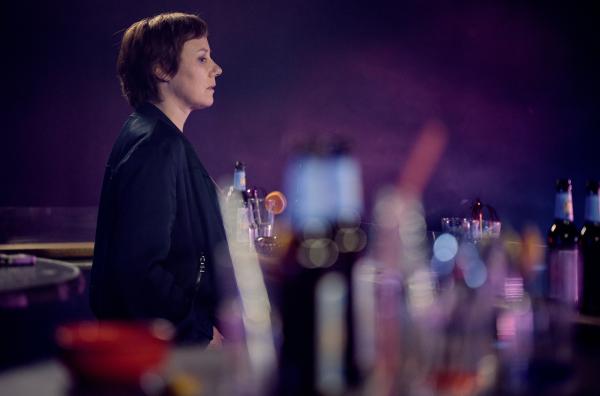 Bild 1 von 28: Franziska Tobler (Eva Löbau) sieht sich am Tatort einer unklaren Situation gegenüber.