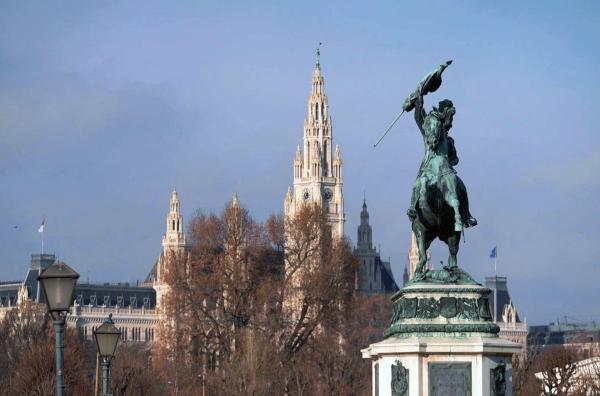 Bild 1 von 4: Ein Fußballspiel in Wien während des Zweiten Weltkriegs verläuft nicht wie geplant.