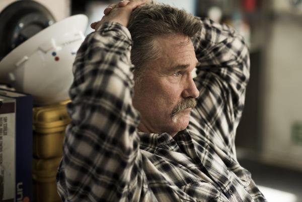 Bild 1 von 9: Ein schreckliches Ereignis auf der Ölplattform Deepwater Horizon, auf der Jimmy Harrell (Kurt Russell) der Chef ist, bringt nicht nur das Leben der Mitarbeiter in Gefahr, sondern sorgt für eine erschreckende Naturkatastrophe im Golf von Mexiko ...