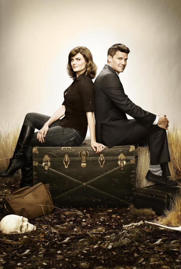 Bild 1 von 10: (6. Staffel) - Temperance Brennan (Emily Deschanel, l.); Seeley Booth (David Boreanaz, r.)