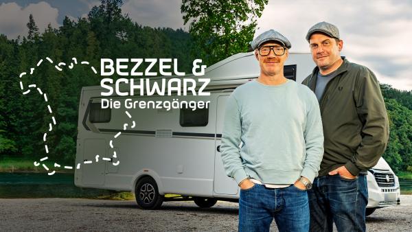 Bild 1 von 1: Sebastian Bezzel und Simon Schwarz, bekannt aus den Eberhoferkrimis, begeben sich im gemeinsamen Wohnmobil auf Entdeckungstour durch Bayern. Dabei erkunden sie in jeder Folge besondere Orte und treffen auf spannende Menschen.