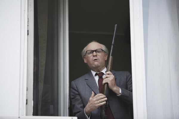 Bild 1 von 3: Max Giermann als Erich Honecker.