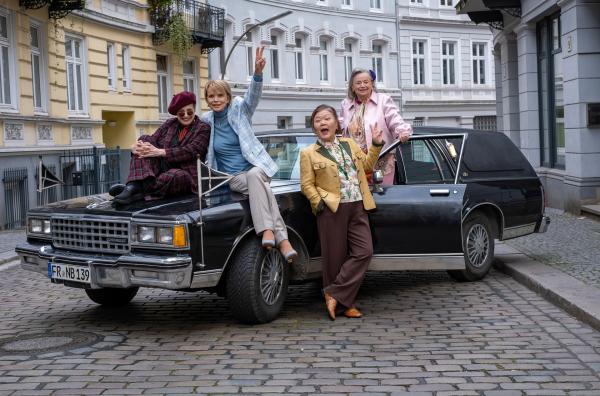 Bild 1 von 1: Gut gelaunt und mit einer Mission: Katharina Thalbach, Uschi Glas, Soogi Kang und Ursula Werner spielen in \