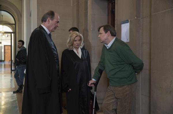 Bild 1 von 8: (v.l.n.r.) Markus Gellert (Herbert Knaup); Isabel von Brede (Sabine Postel); Frank Weigand (Gernot Alwin Kunert)