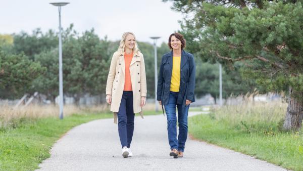 Bild 1 von 6: Von links: die Moderatorinnen Eva Nußhart und Eva Mayer.