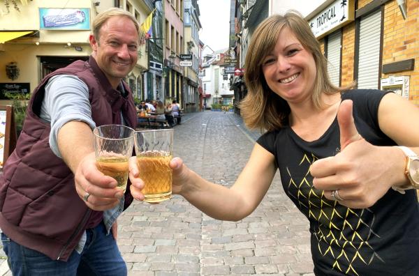 Bild 1 von 1: Tobias Kämmerer mit Stadtführerin Verena Röse.