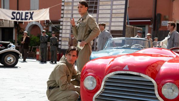 Bild 1 von 6: Matteo (Matteo Leoni) und Ferruccio (Romano Reggiani)