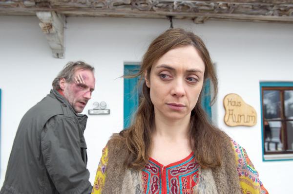 Bild 1 von 24: Im Bild: Wolfram Koch (Felix Nordegg), Julia Richter (Maja Nordegg).