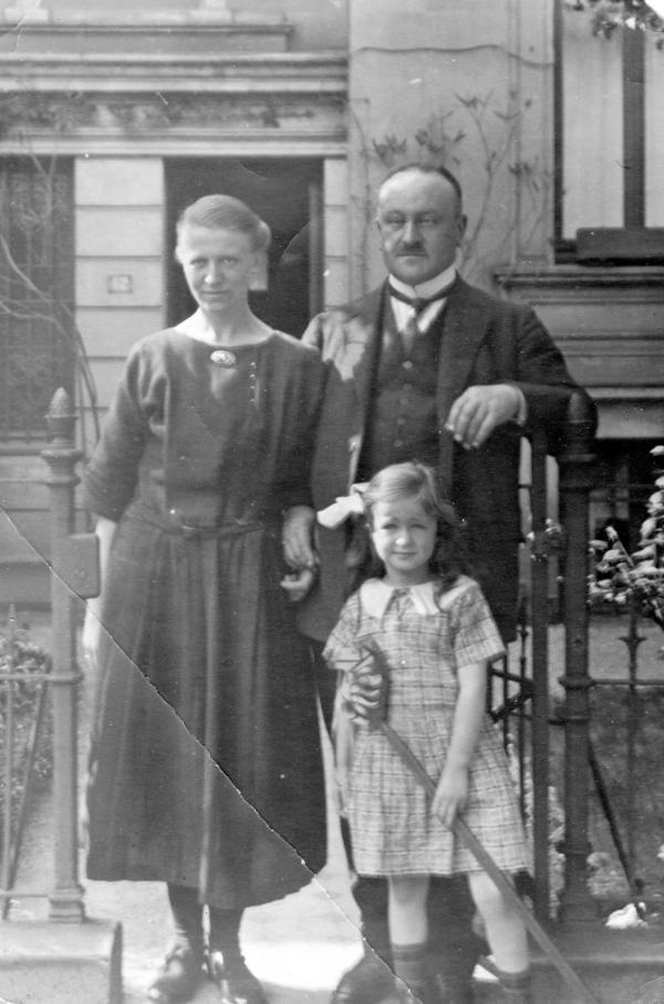 Bild 1 von 6: Luise Solmitz aus Hamburg. Hausfrau. Ehemann Fredy und Tochter Gisela fallen unter die Rassegesetze der Nazis. Die Familie überlebt den Krieg.