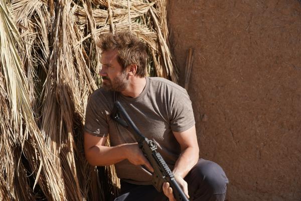 Bild 1 von 3: Gabriel (Clive Standen) ist entschlossen, seinen Sohn zu retten.