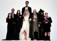 Die Addams Family in verrückter Tradition