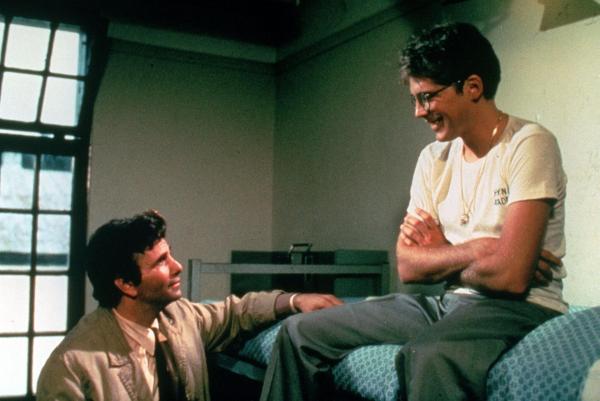 Bild 1 von 4: Im Bild (v.li.): Peter Falk (Insp. Columbo), Mark Wheeler (Kadett Springer).