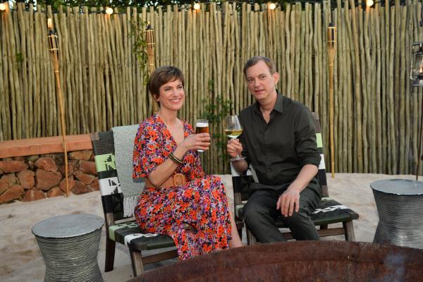 Bild 1 von 16: Katja Sommer (Isabell Horn) und Björn Wagner (Daniel Krauss) planen eine gemeinsame Zukunft.