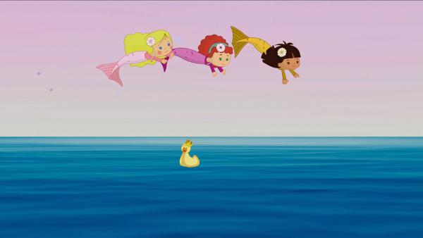 Bild 1 von 6: Zoé, Tanja und Yasemin können wie Fische durchs Wasser springen.