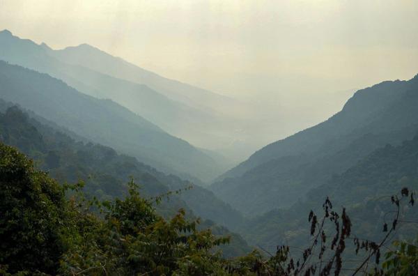 Bild 1 von 2: Uralte Rituale auf windigen Berggipfeln: In den abgeschiedenen Nilgiris, den \