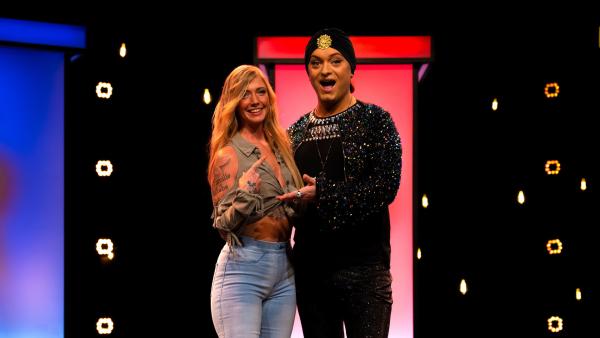 Bild 1 von 3: S06E04: Tanja, ein 27-jähriges Model mit vielen Tattoos, aus Bayern, hat die Wahl zwischen fünf Herren.