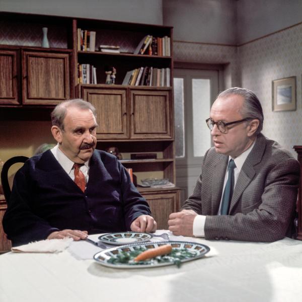 Bild 1 von 7: Im Bild: Fritz Eckhardt (Oswald Huber), Josef Hendrichs (Hrdlicka).