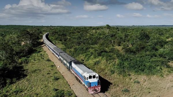 Bild 1 von 6: Die Tazara auf dem Weg nach Sambia.