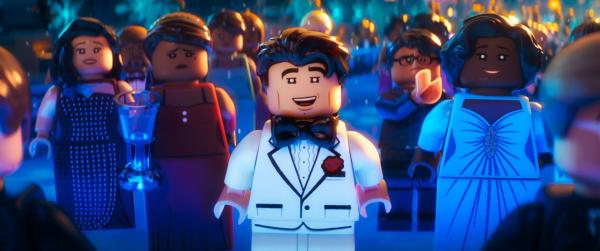 Bild 1 von 3: (Center) LEGO® minifigure Bruce Wayne (WILL ARNETT) in the animated adventure \