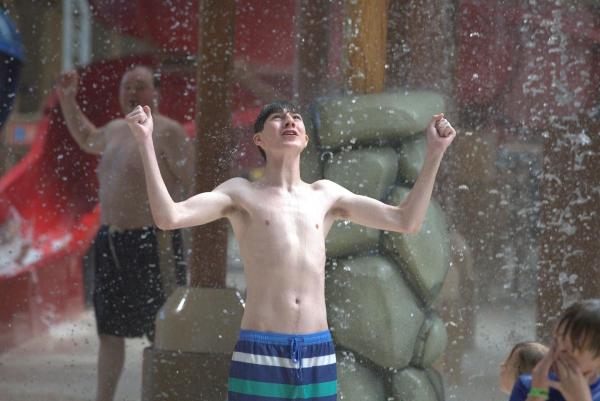 Bild 1 von 11: Ray DiMeo (Mason Cook)