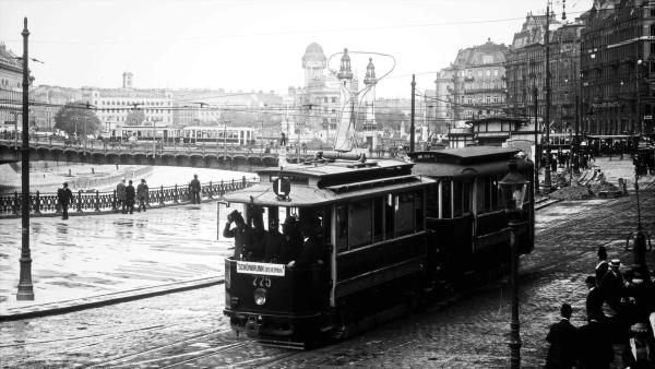 Bild 1 von 2: Im Bild: Strassenbahn