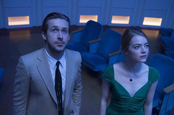 Bild 1 von 8: Sebastian (Ryan Gosling, l.); Mia (Emma Stone, r.)