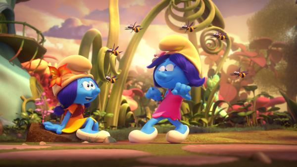 Bild 1 von 1: Lily ist begeistert von Blütes Bienentanz.© KiKA/Peyo Productions, Dupuis Édition & Audiovisuell - Honorarfreie Verwendung gemäß AGB im redaktionellen Zusammenhang mit genannter Sendung bei Nennung \