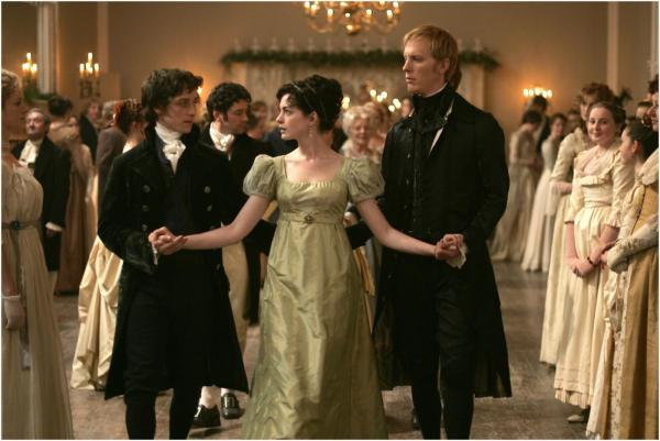 Bild 1 von 7: (v.l.n.r.) Tom Lefroy (James McAvoy); Jane Austen (Anne Hathaway); Mr. Wisley (Laurence Fox)