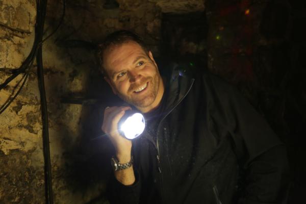 Bild 1 von 4: Josh Gates