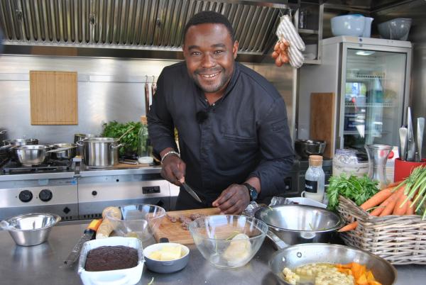 Bild 1 von 5: Nelson Müller wagt sich heute an eine gekochte \