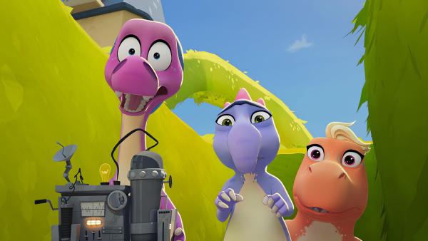 Bild 1 von 1: Die Dinos verirren sich mit der Silver Machine, mit der sie Kontakt zum Paralleluniversum herstellen wollen, im Heckenlabyrinth.