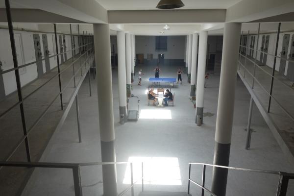 Bild 1 von 3: Innerhalb der einzelnen Blöcke des Gefängnisses von Armawir herrscht ein offenes Konzept.