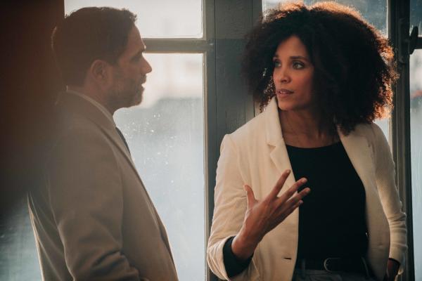 Bild 1 von 3: Stefano (Fausto Sciarappa) beichtet Sylvie (Stéfi Celma), dass er sie liebt.