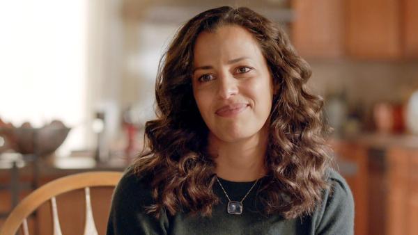 Bild 1 von 4: Grace Stone (Athena Karkanis)