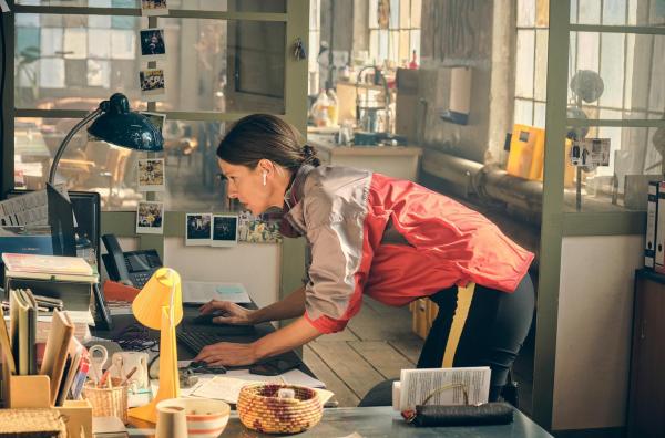 Bild 1 von 34: Im Bild:  einem ruhigen Augenblick versucht Johanna (Lisa Bitter), in der Velopunks-Zentrale Daten abzugreifen.