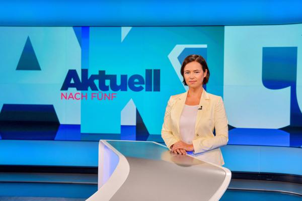 Bild 1 von 8: Gaby Konrad im neuen Studio von \
