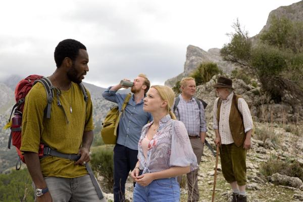 Bild 1 von 1: Im Bild: Elvis Clausen (Noah), Tino Mewes (Mark Wöhler), Jennifer Ulrich (Stefanie Wöhler), Harald Krassnitzer (Klaus Wöhler), Michael Gwisdek (Helmut Wöhler).