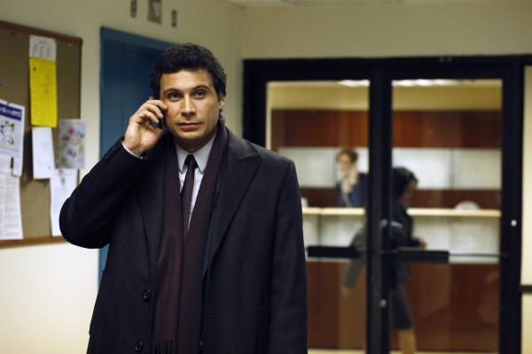 Bild 1 von 1: Leremy Sisto as Det. Cyrus Lupo -- Photo by: Will Hart/NBC