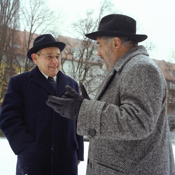 Bild 1 von 14: Im Bild (v.li.): Otto Tausig (Karl Rose), Mario Adorf (Jochen Epstein).